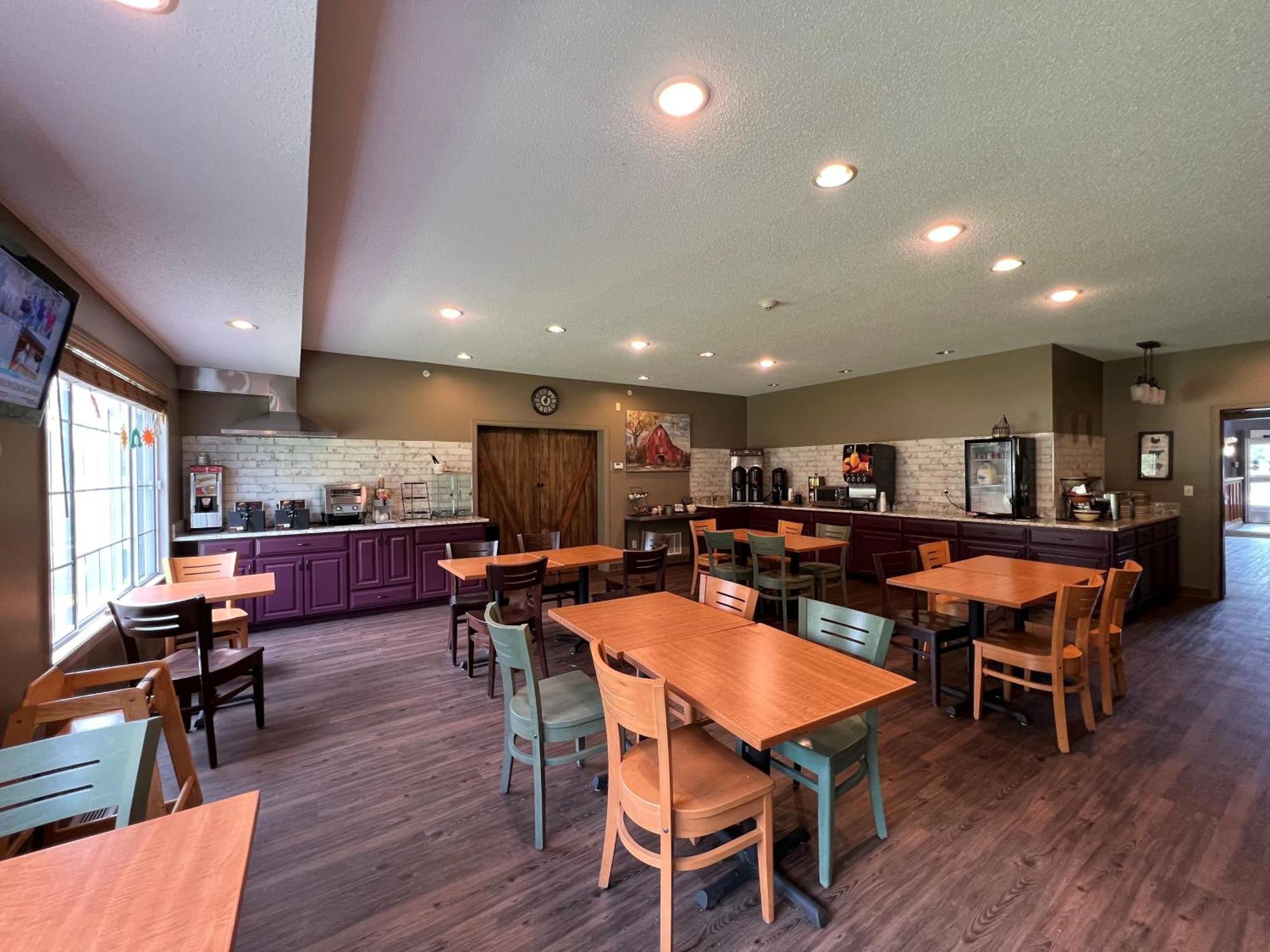 Country Inn Walker מראה חיצוני תמונה
