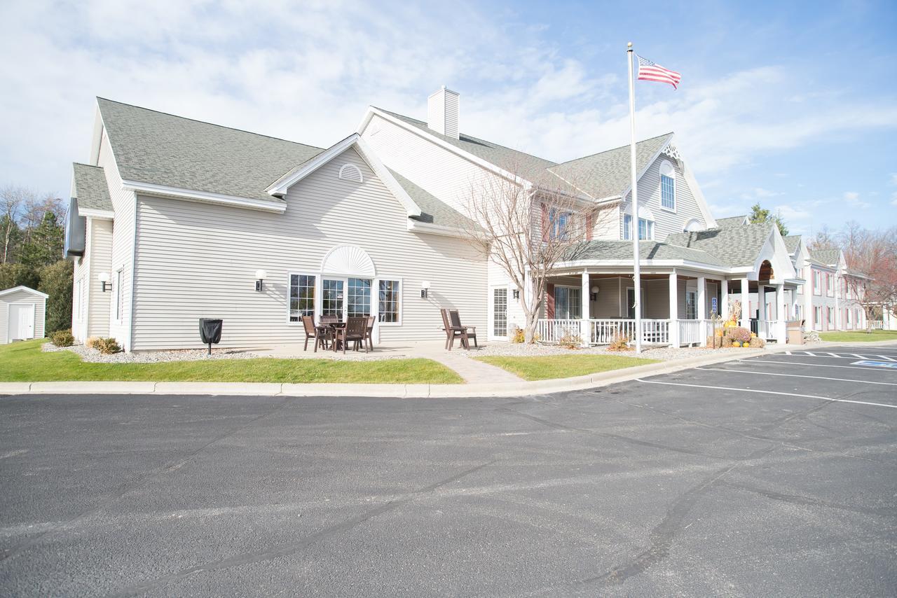 Country Inn Walker מראה חיצוני תמונה