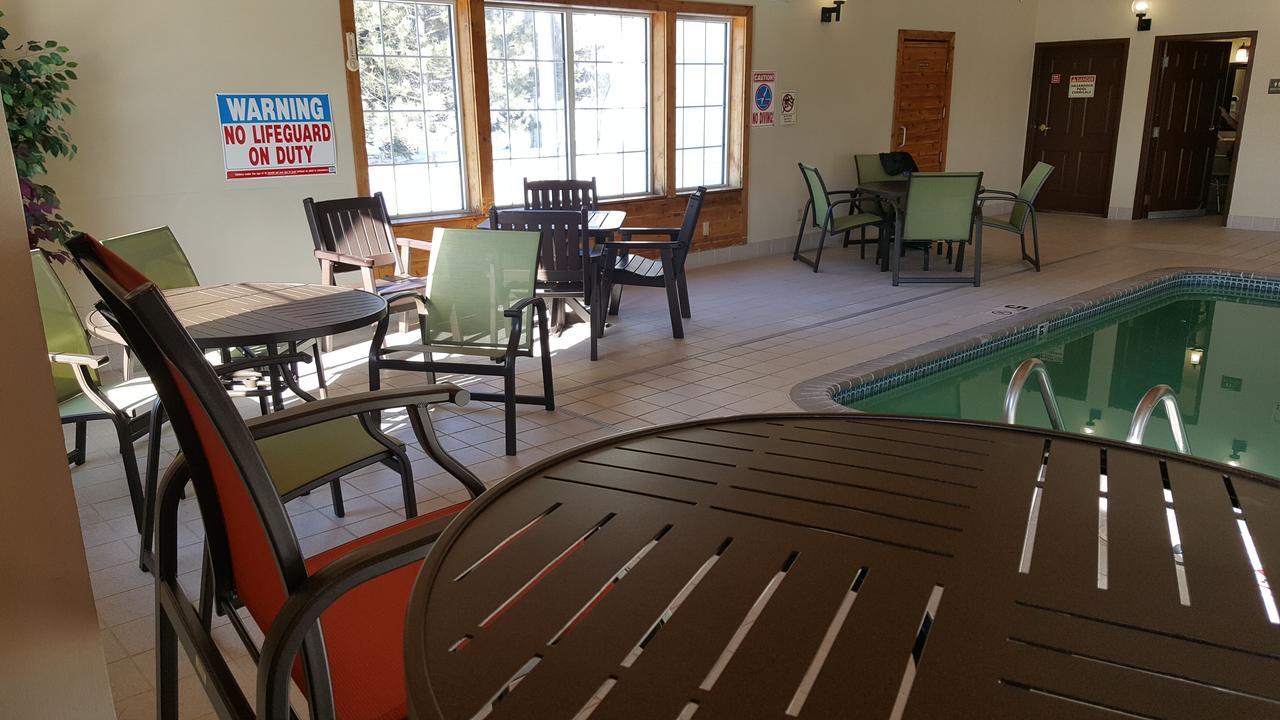 Country Inn Walker מראה חיצוני תמונה