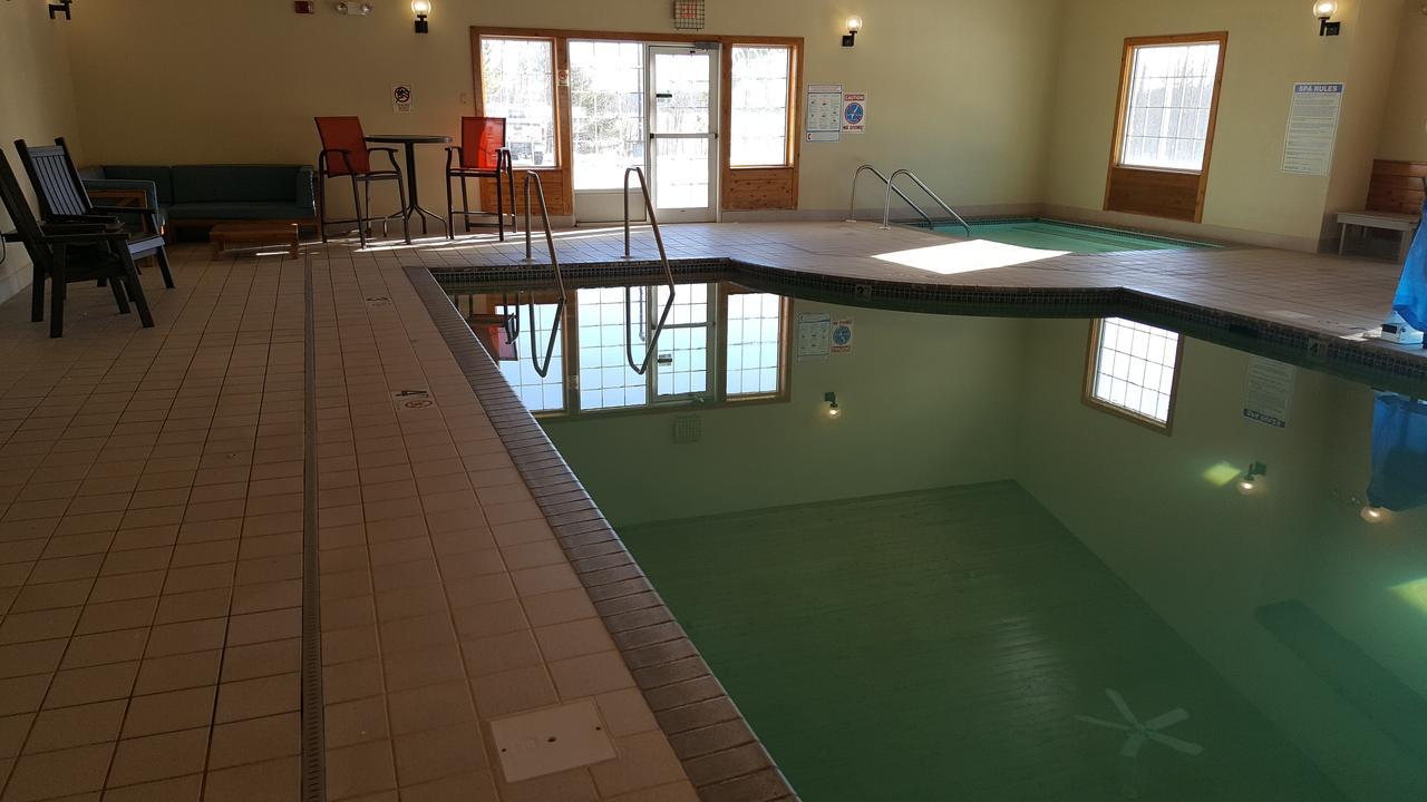 Country Inn Walker מראה חיצוני תמונה